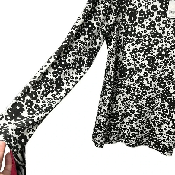 NWT  Olsen Europe XL ,100 cotton ,long sleeve , ditzy floral top. Scoop neckline - Picture 9 of 10